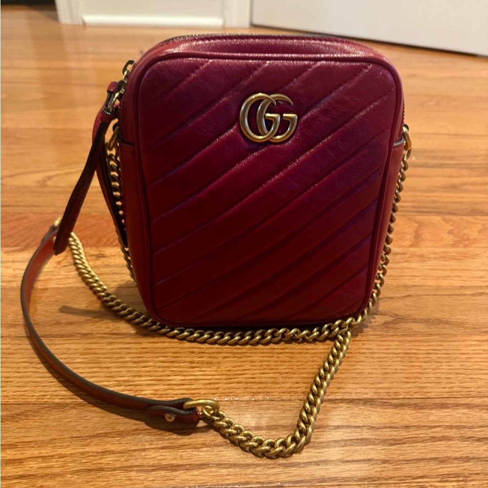 GG Gucci red Matelassé Marmont Messenger Bag authentic used